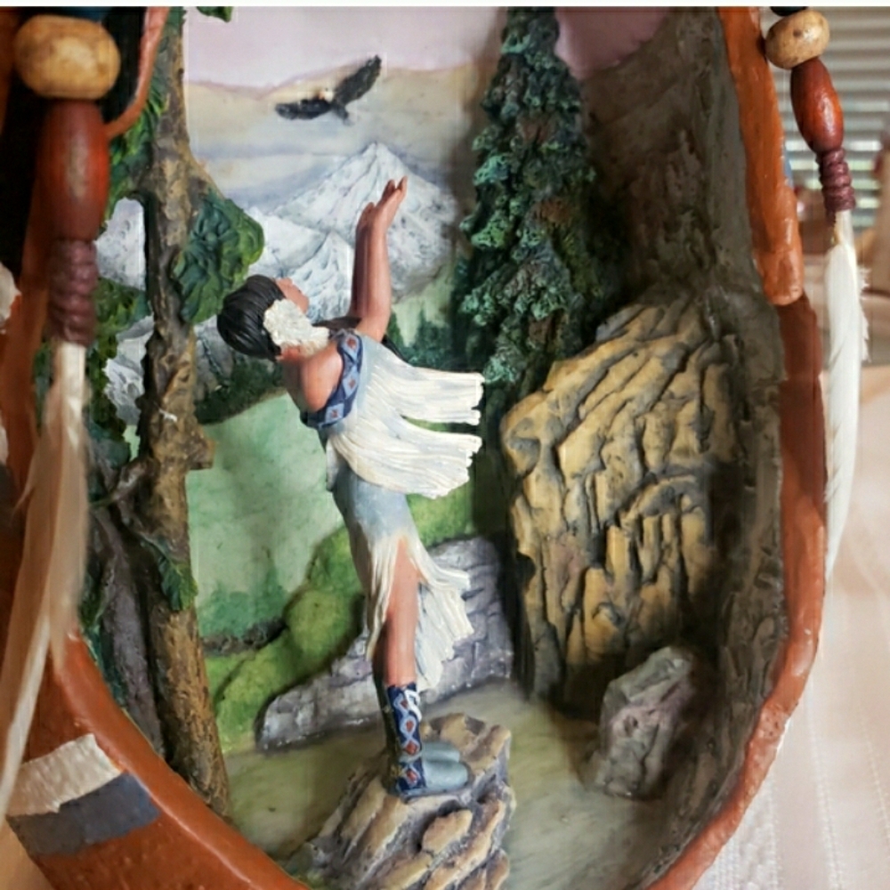 Eagle Spirit Native Indian Maiden Ashton Drake Decor VINTAGE π¦
Mint Condition - Picture 10 of 16